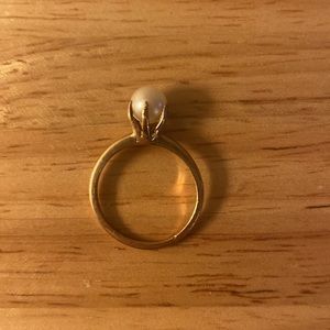 Gorgeous vintage 10k pearl ring-women’s size 9